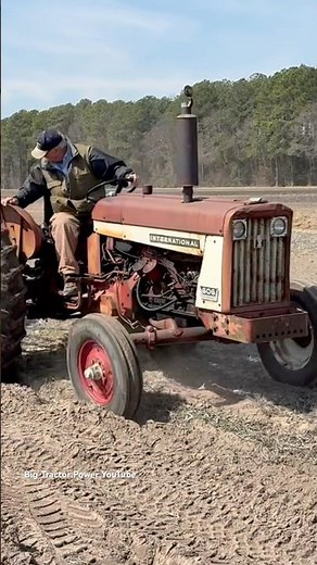 INTERNATIONAL 606 Tractor & Little Wonder 130 Terrace Plow #bigtractorpower