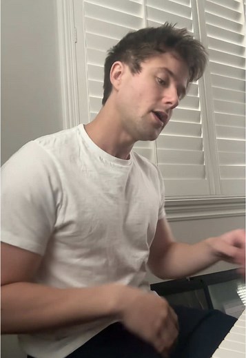 AlecBenjamin (@alecbenjamin)’s video of the devil is a lie