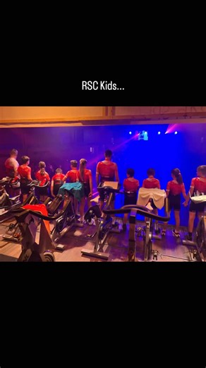 RSC Tittling e. V. on Instagram: "Unsere RSC Kids sind nicht nur im Sommer fleißig... auch im Winter wird trainiert!! 💪🏻🚴🏻‍♀️ Unser Stocke fährt mit den Kids ab November jeden Freitag eine Indoorcyclingstunde🤩! In diesem Jahr hat sich unser Jugendleiter Tom Krenn wieder etwas neues einfallen lassen- bis Weihnachten durfte nämlich jede Woche ein anderer Vorfahrer unsere Kids begleiten; ein Riesenspaß für beide Seiten🔥🔥!! Das große Highlight der Wintersaison ist aber natürlich der Spendenma