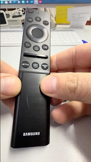 Samsung Smart TV Fernbedienung: Batteriefach öffnen & Batterien wechseln