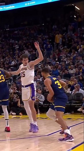 Throwing it back to Steph dropping the fake, finding the space, and cashing the triple. 😮‍💨🎯