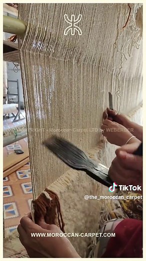 🌟 From thread to masterpiece! Witness the creation of our cream Moroccan modern rug, handcrafted with precision and love. #moroccanrug #modernrugs #rugsofinstagram #handmaderugs #ihavethisthingwithrugs #handmade #rugs #homedecor #interiordesign #morocco #visitmorocco #visitmarrakech #inmarrakech #moroccohotels