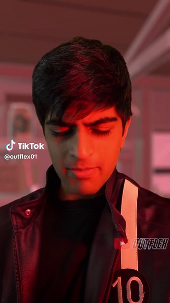 🚨Albedo unlocks ALIEN X🚨 📀 What would happen if Albedo unlocked Alien X📀 ———————————————————————— 🔴More videos and shorts on “Outflex” (YouTube) 🔗Link in bio 🔗 : : : : ————————————————————————- #ben10 #alienx #albedo #ben10ultimatealien #ultimatrix #omnitrix #reels #reelsinstagram #vfx #spacealien #evilbens #ben10albedo #youtube #youtubeshorts