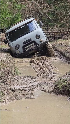 UAZ Bukhanka DOMINATES Off-Road! Insane 4x4 Obstacle Challenge.