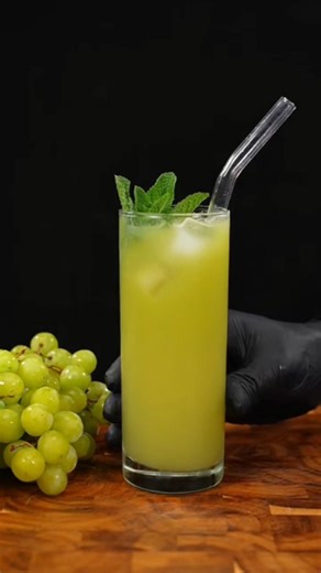 MSA Juice on Instagram: "Grapes juice with a new flavour fresh fruit juice homemade drinks grape juice 🥤 #drinks #juice #homemadedrinks #juicelovers #food #msajuice #reels #asmr #grapejuice #grape #grapes"