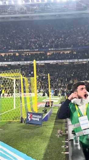 🟡🔵 Jhon Duran, 90+5’te Levent Mercan’ın ortasında sahneye çıkıyor! #shorts