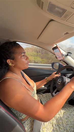 Cuando mi esposa va manejando y se leds por adelantar carros 😳 #viralshorts #comedy