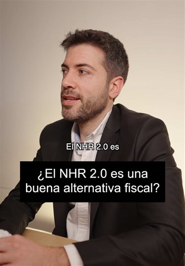 El llamado NHR 2.0 (IFICI) no es un régimen general para emprendedores ni para nómadas digitales. Está pensado para investigación y docencia, no para meter con calzador cualquier negocio online. El problema es que se está vendiendo como antes se vendía el NHR: LLCs mágicas, rentas que “no tributan”, estructuras supuestamente opacas… Pero Portugal no es tonto: normas anti-híbridos, sede de dirección efectiva, precios de transferencia, anti-ilusión y una seguridad social durísima. Resultado: estru