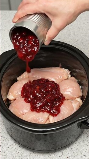 Slow Cooker Cranberry Chicken 🍗🍒