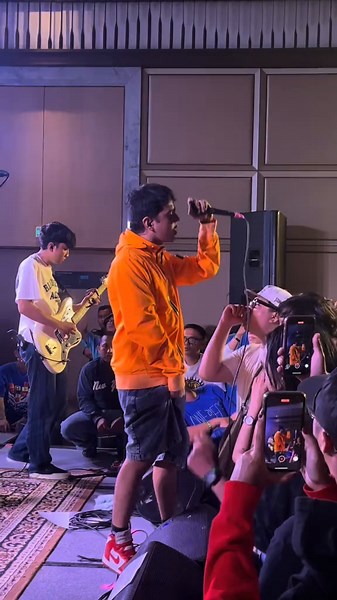 merra 99x🫵🏻 #concert #konser #konsermusik #konserjogja #konsermusikjogja #colorcode #merra #merracolorcode