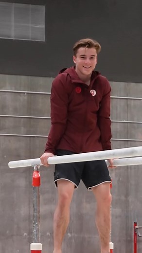 22K views · 107 reactions |  Live with Felix Dolci, we're taking you behind the scenes of his practice  -  En direct avec Felix Dolci, nous vous emmenons dans les coulisses de sa pratique   @felixdolci #gymnastics #gymnast #bars #train #practice #athlete | Team Canada / Équipe Canada | Facebook