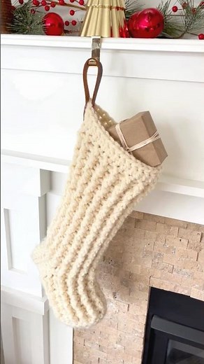 🎅🏻🧶 Crochet a Christmas Stocking in Just 2 Hours!
