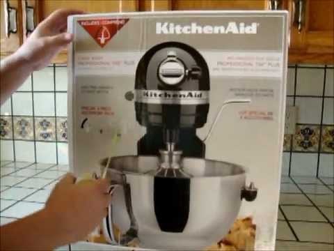 Box opening of the KitchenAid Professional 550 Plus from Costco