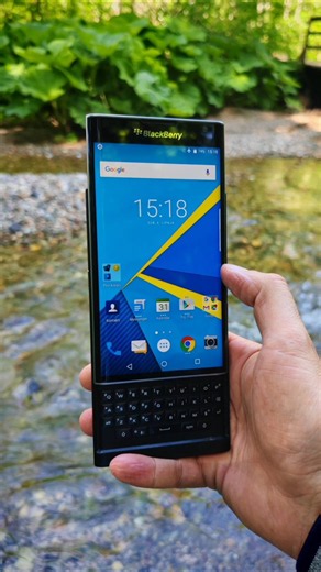 BlackBerry wasn't supposed to die after making THIS... 😳📱 #retrophones