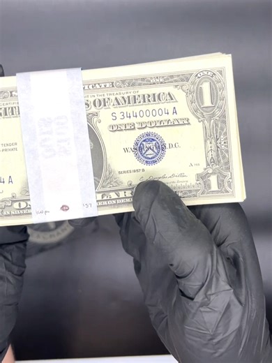 1957 Silver Certificate Dollar: When $1 Was Backed by Silver Before the modern U.S. dollar became purely fiat currency, Americans once held paper money that represented real silver held by the U.S. Treasury. The 1957 $1 Silver Certificate is one of the last reminders of that era. In this video, we take a look at a stack of original 1957 $1 Silver Certificate Notes in Good to Very Fine condition. These historic bills feature the iconic portrait of George Washington and the famous promise printed 