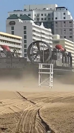 5.6K views · 118 reactions | LCAC Taking Off From VA Beach! #LCAC #Awesome #amazing #adventure #navy | Gigmaster | Facebook