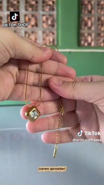 Imagine colocar um colar que ilumina o colo, não escurece com o tempo, e não dá alergia, você só encontra aqui no Tiktok Colar Feminino Revestimento de PVD com Zircão Colorido - Luxo Impermeável | Presente Irresi #fyyyyyyyyyyyyyyyy yyyyyyyyyyyyyyy #modafeminina #paratodos #verão #semprenamoda