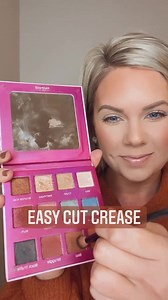 5.8K views · 46 reactions | A cut crease anyone can do! I’ve struggled for years trying to figure out how to do a cut crease, I’m so excited to share this hack with you all! PS…this was the first time I tried it!!!! Excited to keep practicing!! #MakeupHacks #farmasius #easycutcrease #makeuptutorial | Amanda Joy Beauty | Facebook