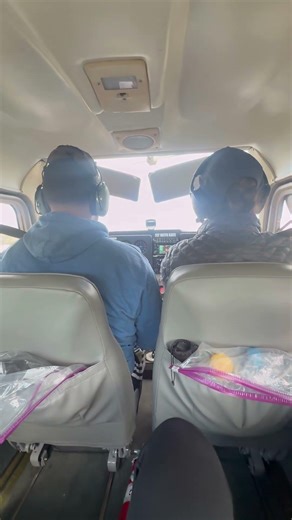 Learning How To Fly This Beautiful Cessna Plane ✈️ #subscribe