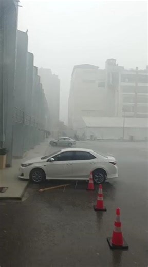 Beautiful Rain Weather 🌨️🌩️