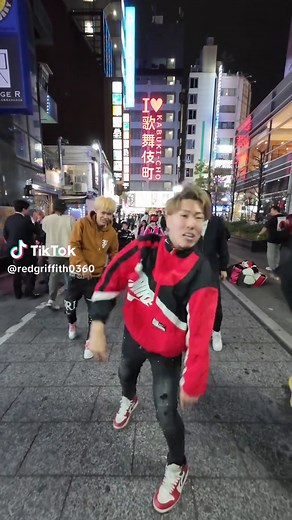 グリ長🟥🛵 (@redgriffith0360) - 名古屋の道端で引っ掛けたヤリラ#横揺れ #ダンス #歌舞伎町 @haruharu.050207