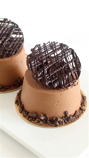 Mini Chocolate Mousse Cakes . Recipe in comemnts ⬇ | Cupcake Savvy
