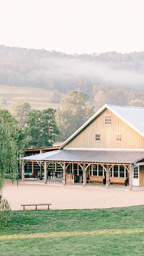 We’re partial, but Big Spring Farm is one of the most unique spots in Virginia! With a 10-acre spring-fed lake, stunning mountain views, and a restored 150 year old event barn, there’s just nothing like this slice of heaven! We love that you get that in-the-middle-of-nowhere feel but you’re just minutes from quaint downtown Lexington and just 10 minutes from 14 hotels! Videos by the amazing @michaellemleyfilms 😍 | Big Spring Farm