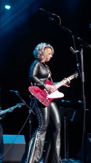 Halloween and Samantha Fish Friday? Your treat - a new live video for "Fortune Teller” 🔮