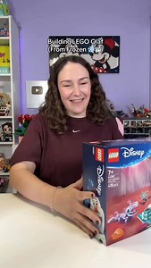 do you want to build a snowman? ☃️ The LEGO Frozen: Olaf set releases January 1st for $50 and he’s SO CUTE 😭 I was hesitant about the blanket because it seemed like a waste of pieces… but it’ll definitely help him stand out a bit better on display! What do you think about the new set? Let me know 🤗 #gifted by @lego #rlfm #43287 | Emmasaurus