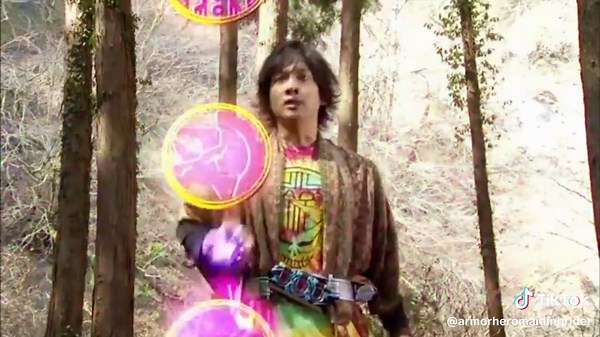 Kamen Rider OOO: Hành Trình Khám Phá Thế Giới