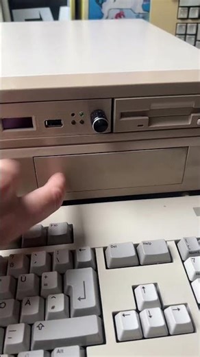 Amiga 2000 with a surprise inside! #retrogaming #commodore #retro #amiga
