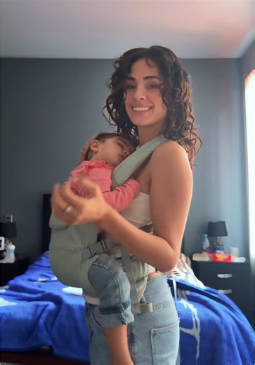 Nos hemos tomado muy en serio esto de las vacaciones, y toda la rutina se fue al bombo. Y cuando eso pasa, el orden desaparece y con él aparece lo inesperado: una bebe malhumorada y padres que no tienen tiempo para ellos. Así que decidimos intentar retomar la rutina con la ayuda del Koala, porque, un bebé con rutinas es un adulto feliz. #koala #portabebe #babycarrier #babyessentials