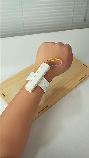 How to make a paper wrist gun