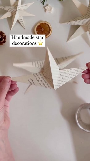 I’m decorating the house for my daughters birthday this week and highly requested was how I made these star decorations - so simple! I know I’ve broken every rule with this ‘reel it back’ because it’s very seasonal - let it be a warm up for the crafting to come 😆 Pop a comment on if you’d like me to share more handmade decorations! 💚✨ #myplasticfreehome #handmade #handmadedecorations #diydecorations #sustainabledecor #nordicstar #starcrafts #birthdaycrafts #birthdaydecorations #diydecorations 