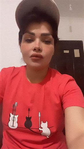 Mona on Instagram‎: "عوارض ازدواج بعده سی سالگی بفرست برای اوناییکه سی رو رد کردن 😂😂😂😂😂 @mona.underland ۰ ۰ #طنز #خنده #اکسپلور"‎