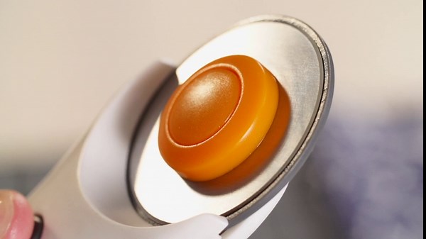 Fiskars Crafts 190160-1001 Heavy-Duty Comfort Loop Rotary Cutter (65 mm)