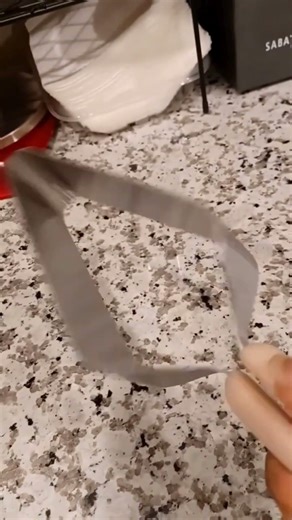 A genius kitchen gadget you'll wish you discovered earlier! #CakeTools