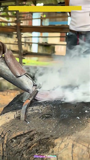 Le feu et le fer : Comment les agriculteurs forgent des outils essentiels