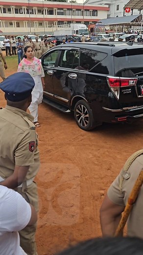 6.4M views · 16K reactions | ഒരു സാധാരണക്കാരെ പോലെ തിരുവനന്തപുരം നഗരത്തിന്റെ പിതാവ് പോകുന്നത് കണ്ടോ | Capture Media Broadcasting | Facebook