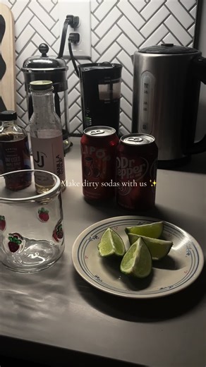 New obsession alert !! Dirty sodas 🤝 Banana bread @Sarah Sinclair⋆⭒˚.⋆ #dirtysoda #swig #hannahmontana