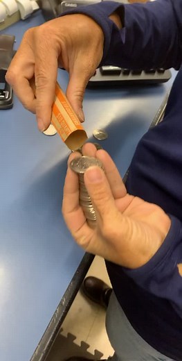 I was today years old when I learned this is how you roll #change #tiktoklesson #tiktokteacher #fyp #fypシ #VibeZone #coins #learnontiktok #mylife