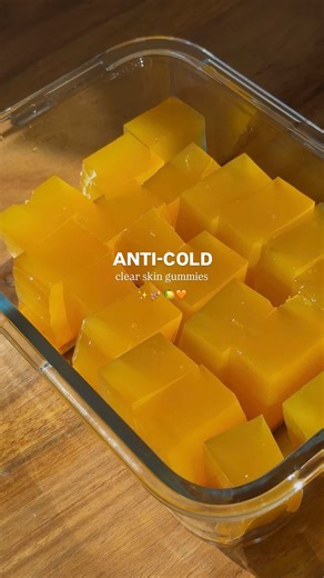 Eating Healthy Today on Instagram: "Clear Skin Gummies ✨🍋 (via: @florentiadimitrelou) These homemade gummies are packed with turmeric, ginger, lemon, and gelatin to support clear skin, digestion, and overall winter wellness in the easiest (and tastiest) way. Ingredients: • 1 cup water • 1–2 tsp turmeric powder • Black pepper (to activate turmeric) • 1 tbsp fresh ginger, grated • 1–2 tbsp honey (to taste) • Juice of 1 lemon • 2 scoops grass-fed gelatin Instructions: 1. Add water, turmeric powder