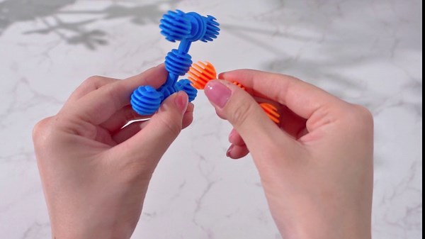 Halloscume 230 Pcs Kids Star Stem Building Toys Building Blocks Plastic Connectors Stem Toys with Storage Box for Kindergarten Preschool Classroom Games Sets for Boys and Girls Aged 3 Years Old and Up