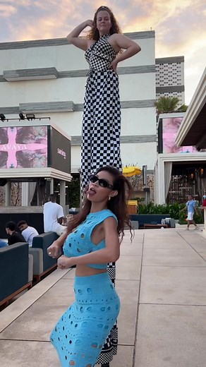 Runway ready @Patricia Gouw 🔥🙌🏁 #jiggletobali @Savaya Bali #checkers #stilts