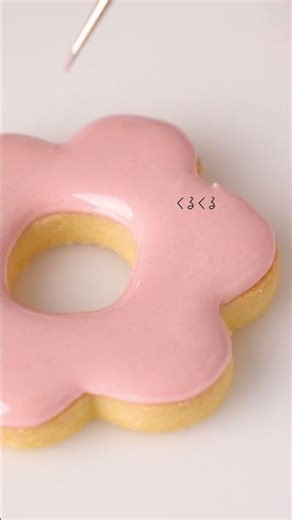 お花が咲くマリメッコ風アイシングクッキー｜Floral Marimekko-Inspired Cookies