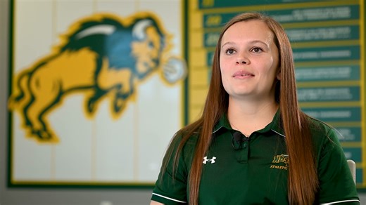 NDSU's Master of Athletic Training program prepares students to protect athletes, manage injuries and step confidently into their careers. For Kenzie Norgren, that has meant meaningful connections, exceptional clinical sites and unforgettable experiences working directly with NDSU Athletics. "The combination of supportive faculty, hands-on learning and high-level clinical opportunities makes NDSU the right choice," she said. Read more of Kenzie's story at ndsu.edu/experience. #NDSU #ExperienceND