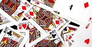 4 kings 4 queens card trick - 7 Magic Inc