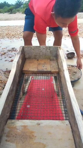 You can try‼️Homemade Gold Filter Tool #mencariemas #sluicebox #mendulangemas #goldpanning #goldprospecting #goldhunter #goldnugget #findinggold | Arsenio Gold Hunting