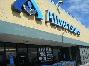 Albertsons Announces Layoffs in All Stores