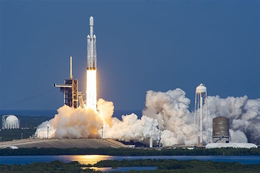 スペースX、NASAの無人探査機「エウロパ・クリッパー」を打ち上げ